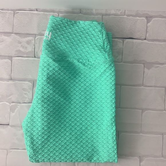 Booty by Brabants Cropped Leggings Curvy 💚 - Picture 2 of 4